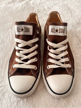 Brown Converse Canvas Low-Top Sneakers Women’s 8 Men’s 6